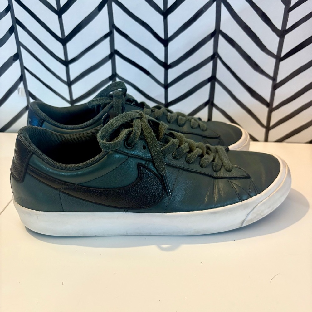 Nike Zoom Blazer Low Pro GT Skate Sneakers –‎ Streetwear Minimal Skate